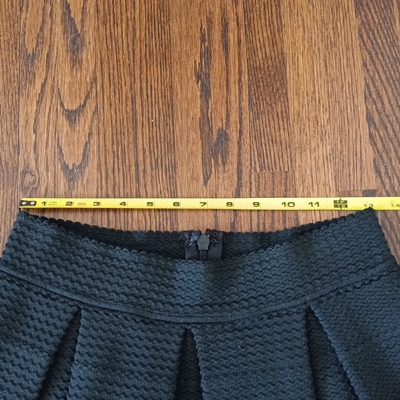 Gracia Black Pleated Midi Skirt - Picture 5 of 9